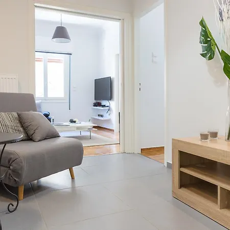 Newly Renovated 100m² Stylish Urban Flat Apartment *