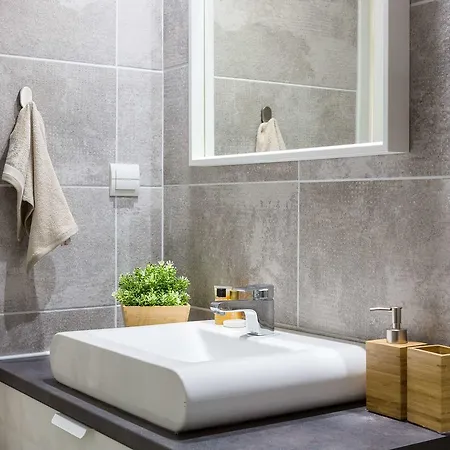 Newly Renovated 100m² Stylish Urban Flat * Athens